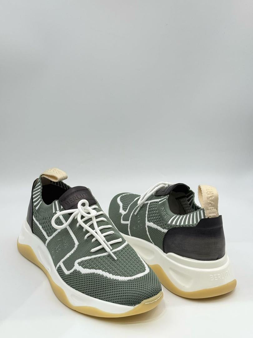 Sport wear shoes