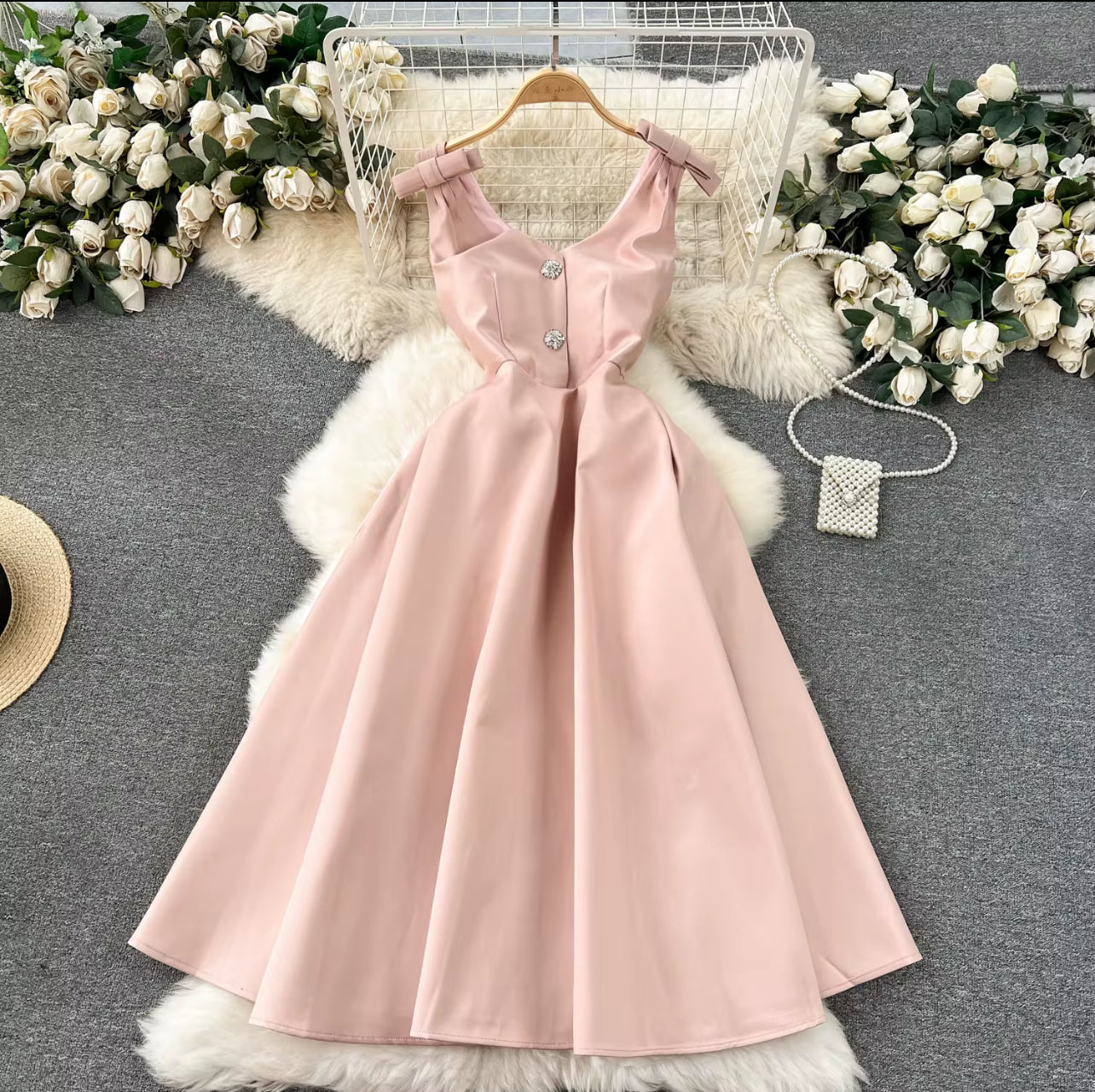 Robe évasé satin lourd