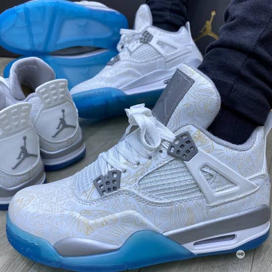 Air Jordan IV